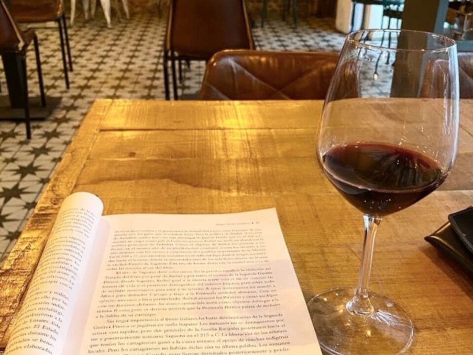 Celebra el día del libro con aperitivo