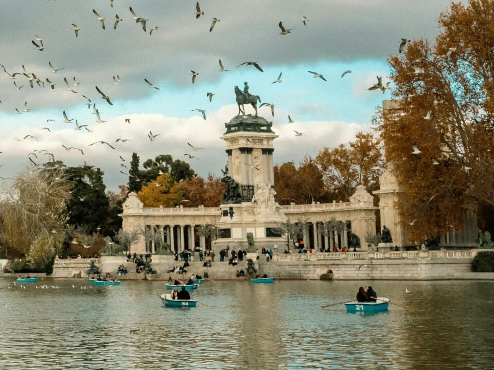 Cenar cerca del Estanque Grande del Retiro