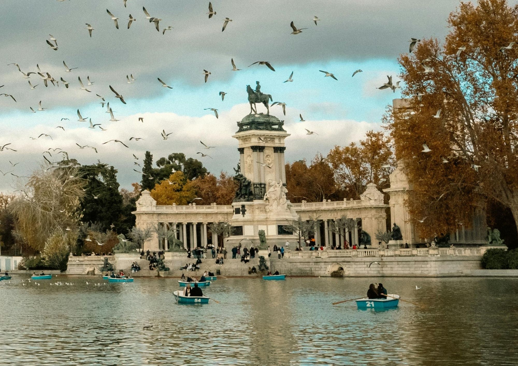 Cenar cerca del Estanque Grande del Retiro